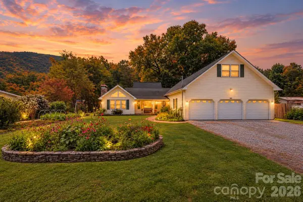 1075 Moody Farm Road, Maggie Valley, NC 28751