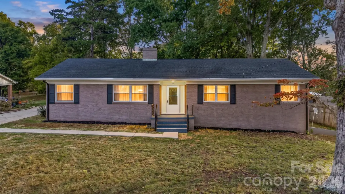 841 7th Street Se, Hickory, NC 28602 - #1