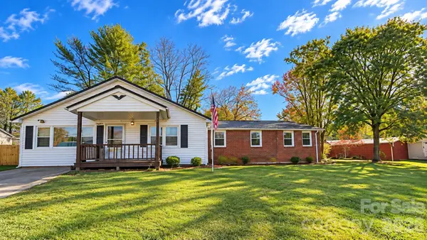 165 Green Circle Drive, North Wilkesboro, NC 28659