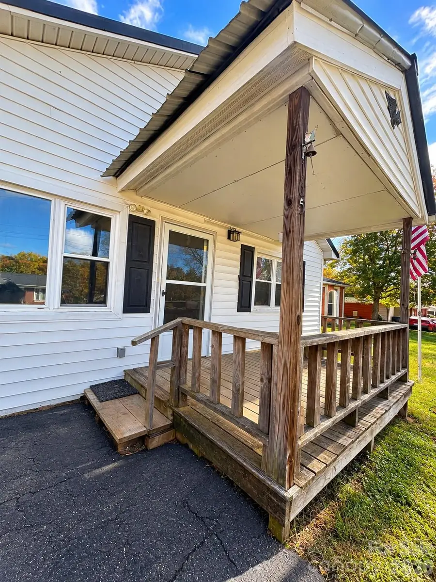 165 Green Circle Drive, North Wilkesboro, NC 28659 - #2