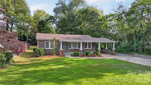 400 7th Avenue Place Nw, Hickory, NC 28601