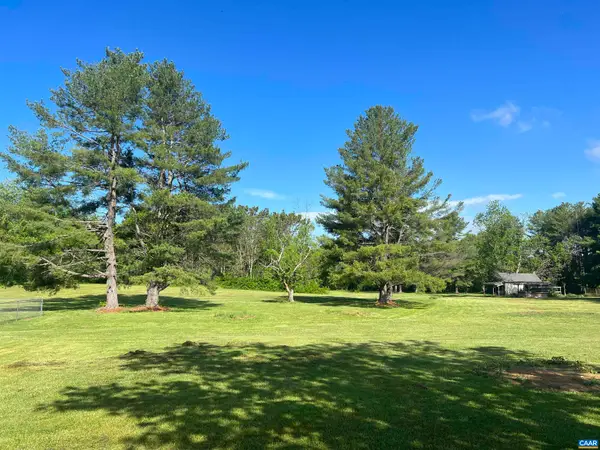 19 Mathews Ln, Lyndhurst, VA 22952