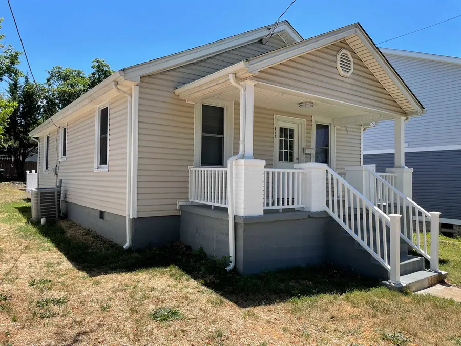 238 Charlotte Ave N, Waynesboro, VA 22980 - Image #2