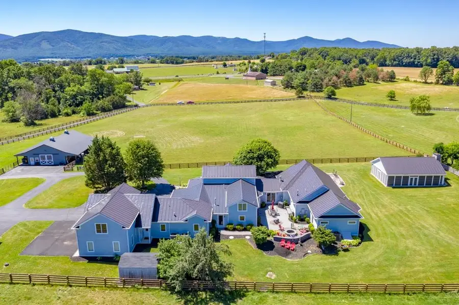 112 Walking Horse Ln, Elkton, VA 22827 - Image #2