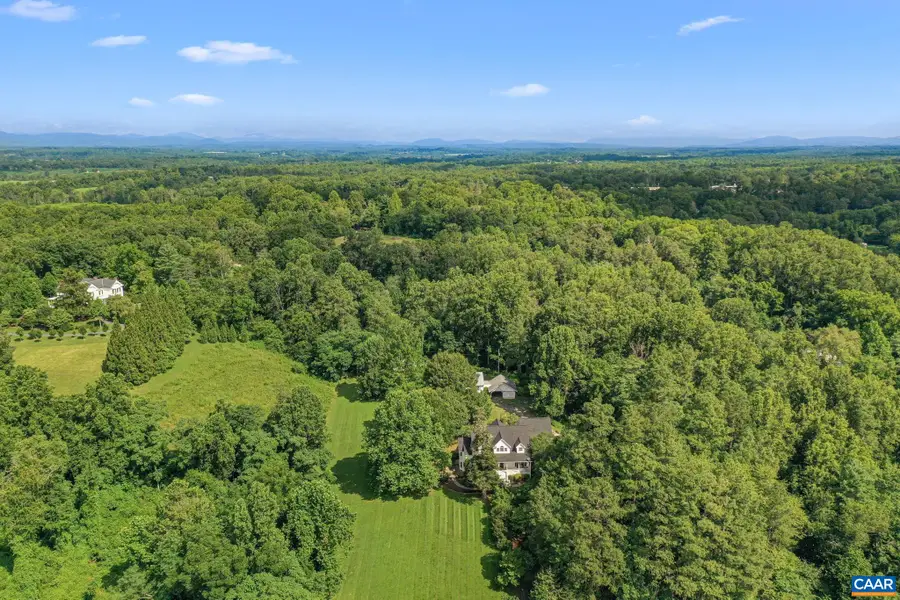 690 Page St, Scottsville, VA 24590 - #3