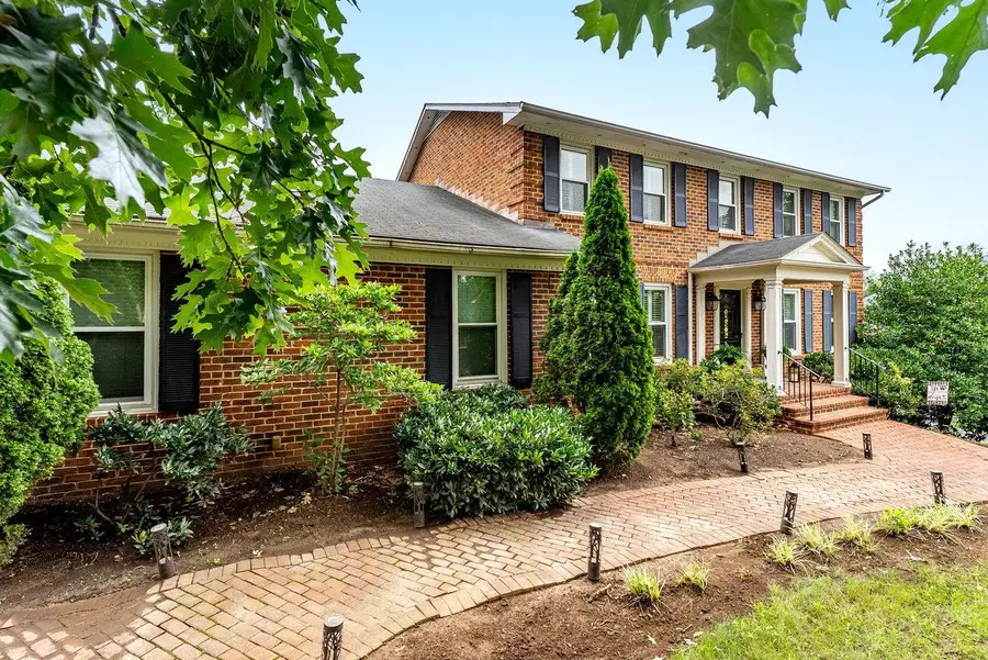 532 Mountain View Dr, Harrisonburg, VA 22801 - #2