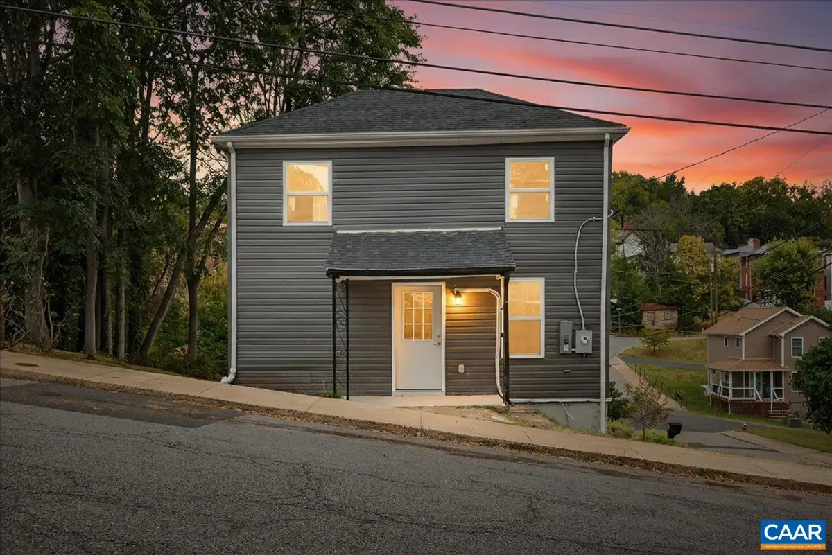 1003 Johnson St W, Staunton, VA 24401 - #1