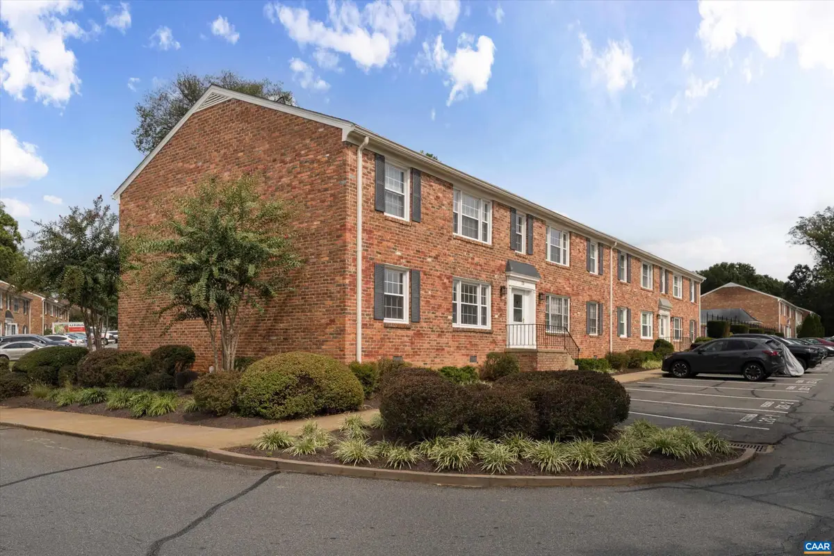 120 Hessian Hills Rdg, Charlottesville, VA 22901 - Image #1