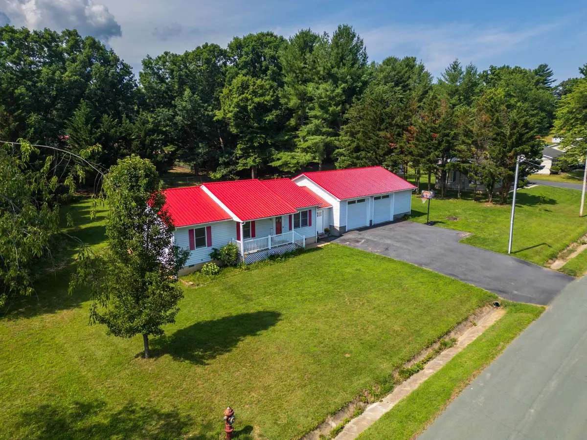 57 Greenbriar Ln, Stuarts Draft, VA 24477 - Image #1
