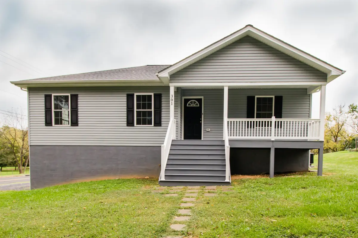 301 Church St S, Woodstock, VA 22664 - #1