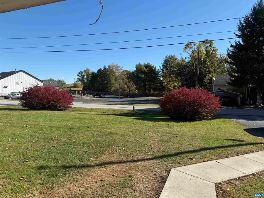 35 Stanley St, Staunton, VA 24401 - #2