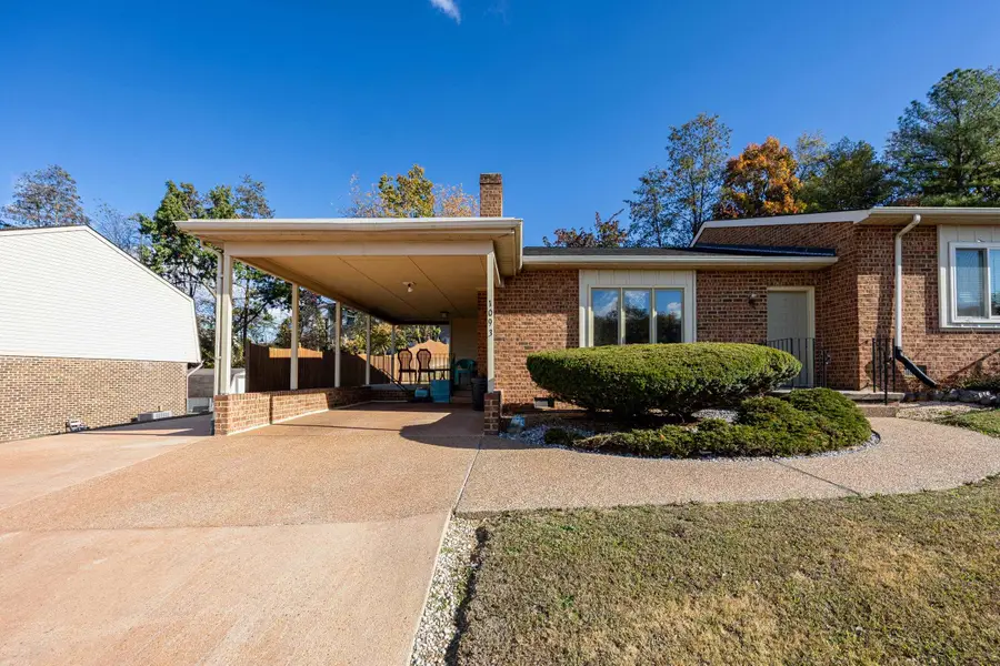 1093 Rosedale Dr, Central, VA 22801 - Image #2