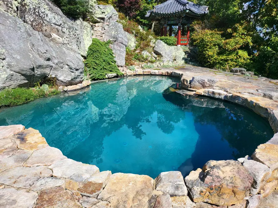 106 Airport Dr, Hot Springs, VA 24445 - #2