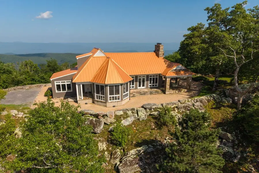 504 Airport Dr, Hot Springs, VA 24445 - #2