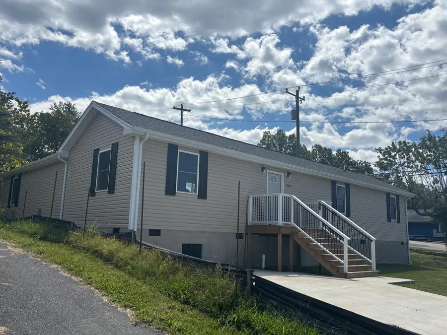 600 Bayard Ave N, Waynesboro, VA 22980 - #2