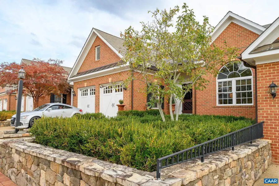 824 Colridge Dr, Charlottesville, VA 22903 - Image #2