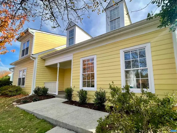 900 Locust Ln, Charlottesville, VA 22902