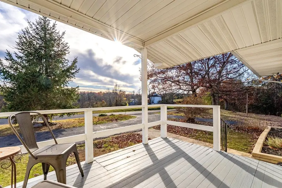 482 Sangers Ln, Staunton, VA 24401 - Image #2