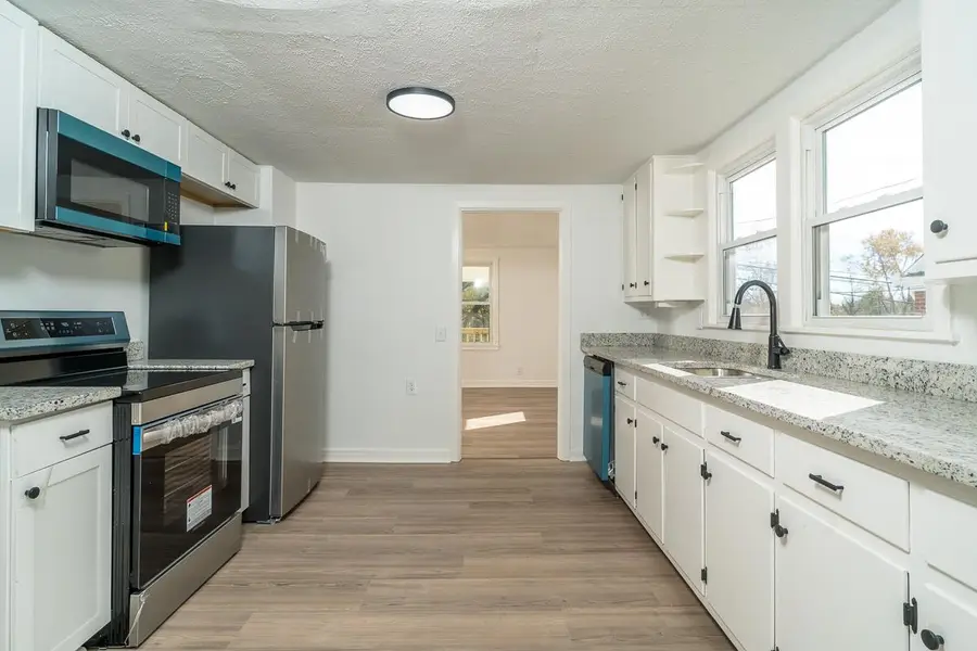 106 Grubert Ave, Staunton, VA 24401 - Image #3