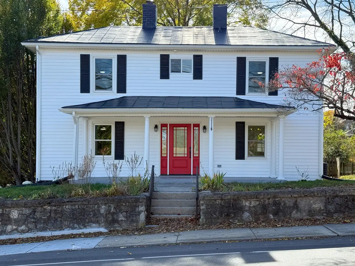 1202 Beverley St W, Staunton, VA 24401 - Image #1