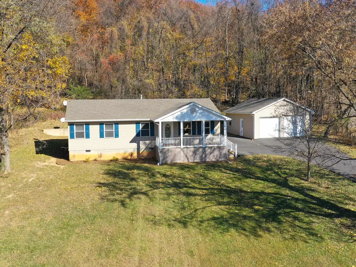 901 Powhatan St, Staunton, VA 24401 - Image #1