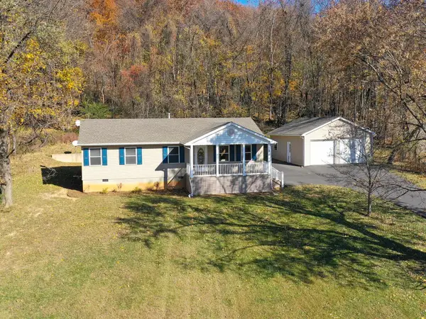 901 Powhatan St, Staunton, VA 24401