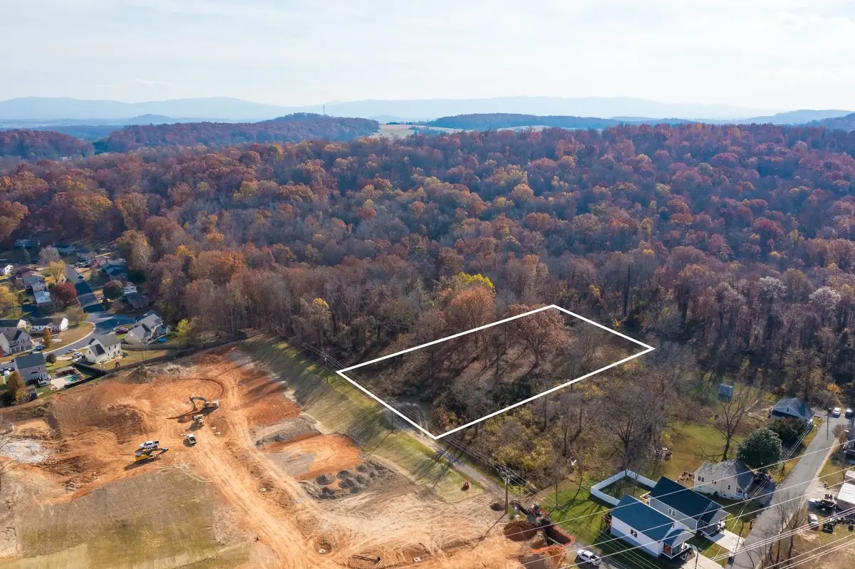 912 Moore St, Staunton, VA 24401 - Image #1