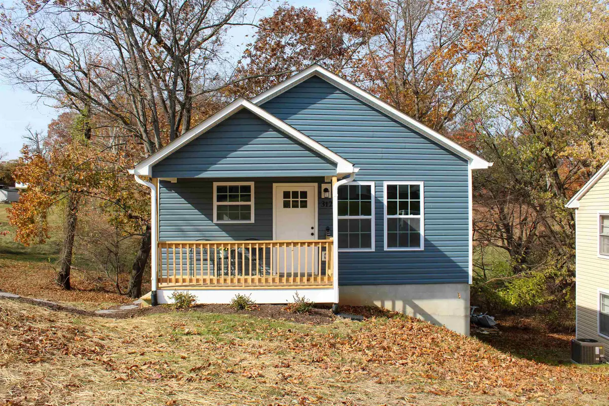 312 Waverly St N, Staunton, VA 24401 - Image #1