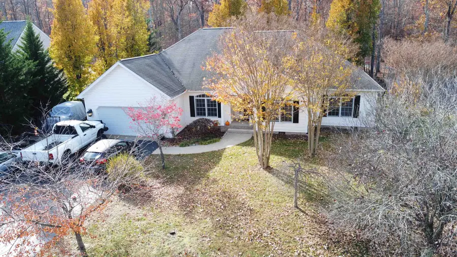 111 Rutherford Ln, Stuarts Draft, VA 24477 - Image #2
