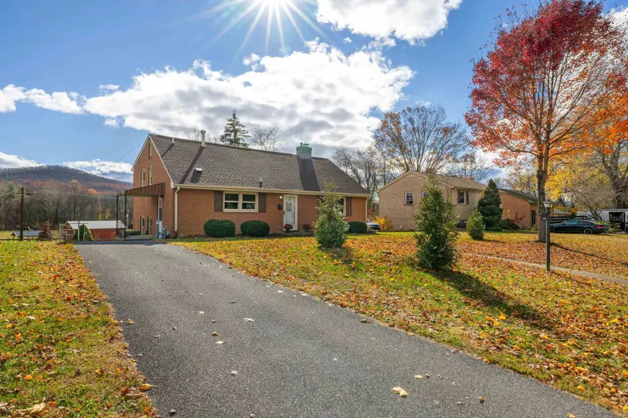 1358 Keesling Ave, Waynesboro, VA 22980 - Image #2