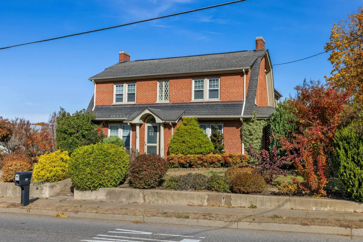 705 Richmond Ave, Staunton, VA 24401 - Image #1