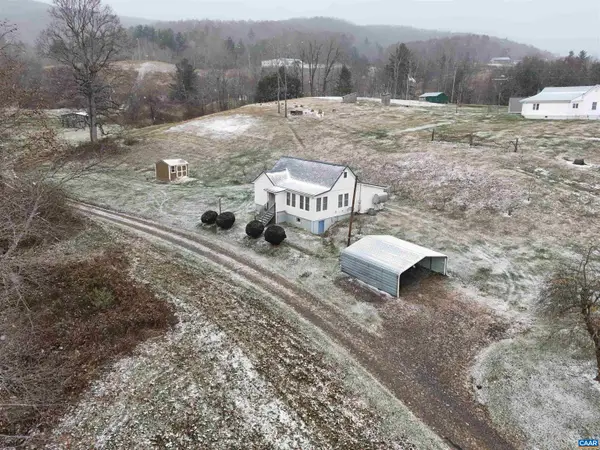 64 Mid Park Ln, Troutdale, VA 24378