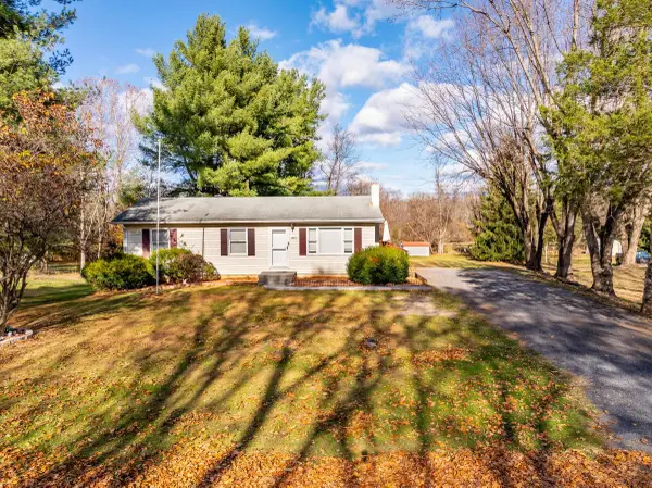 460 Massanutten Dr, Edinburg, VA 22824