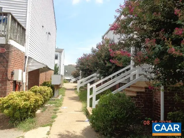 1904 Inglewood Dr, Charlottesville, VA 22901 - Image #3