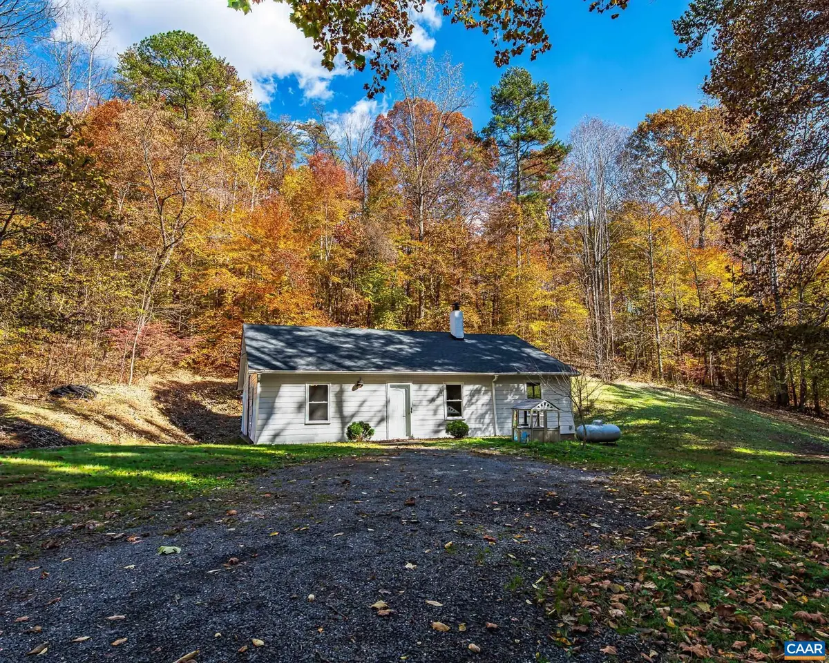 3189 James River Rd, Howardsville, VA 24562 - #1