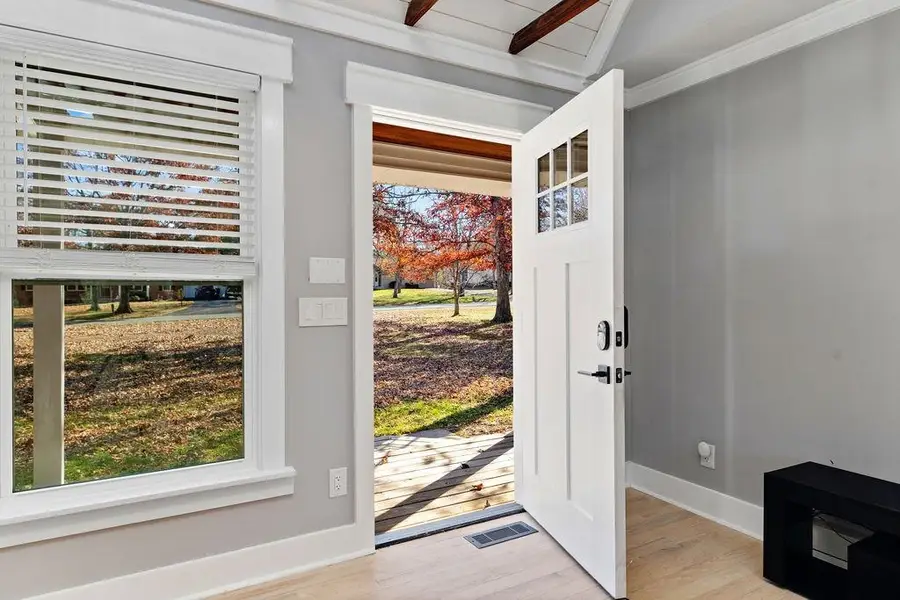 251 Cooper Dr, Stuarts Draft, VA 24477 - Image #2