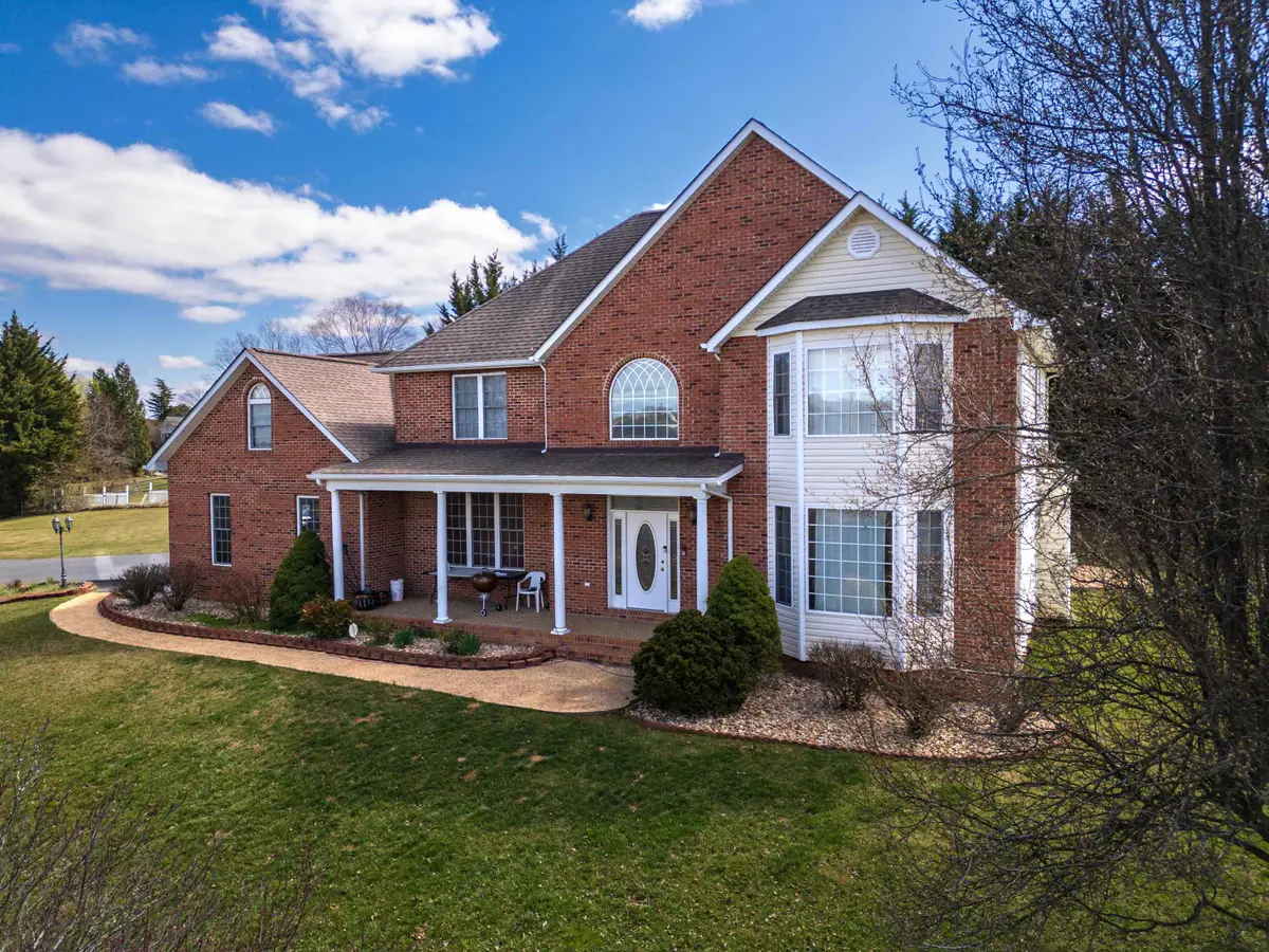635 Long Meadow Rd, Fishersville, VA 22939 - Image #1