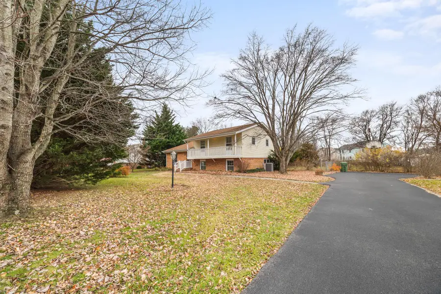 39 Forest Springs Dr, Stuarts Draft, VA 24477 - Image #2