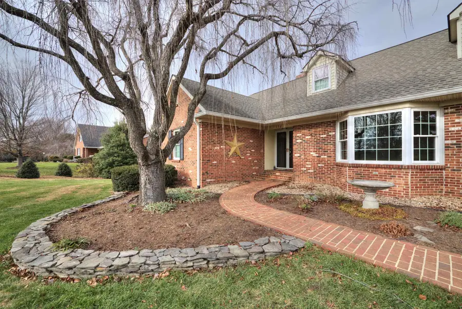 152 Huntington Pl, Waynesboro, VA 22980 - Image #2