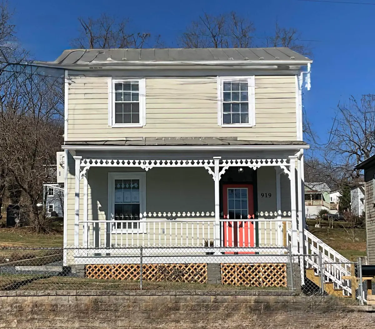919 Stuart St, Staunton, VA 24401 - Image #1