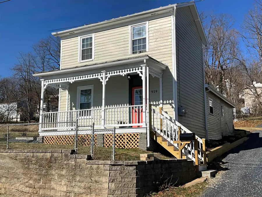 919 Stuart St, Staunton, VA 24401 - Image #3