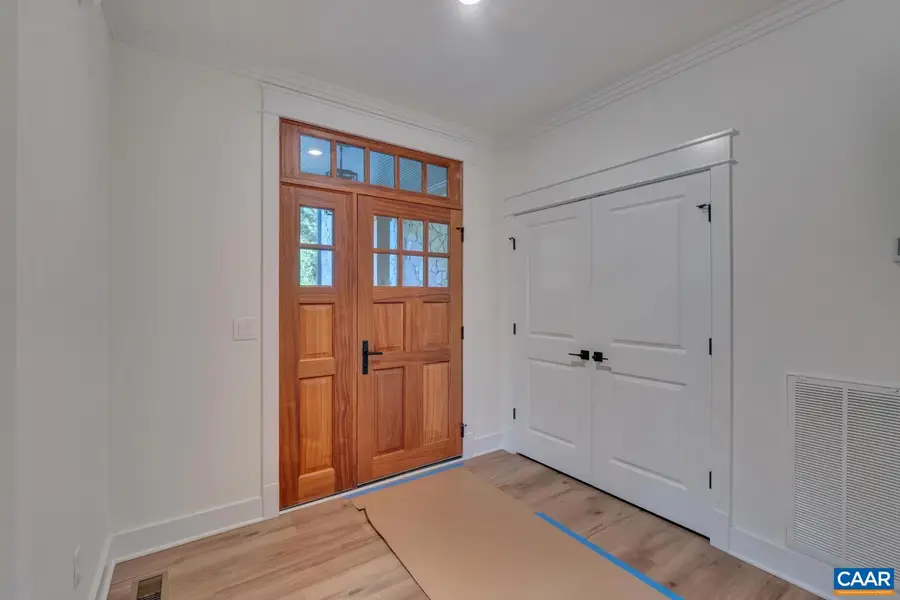 48 Borthwick St, Crozet, VA 22932 - #2
