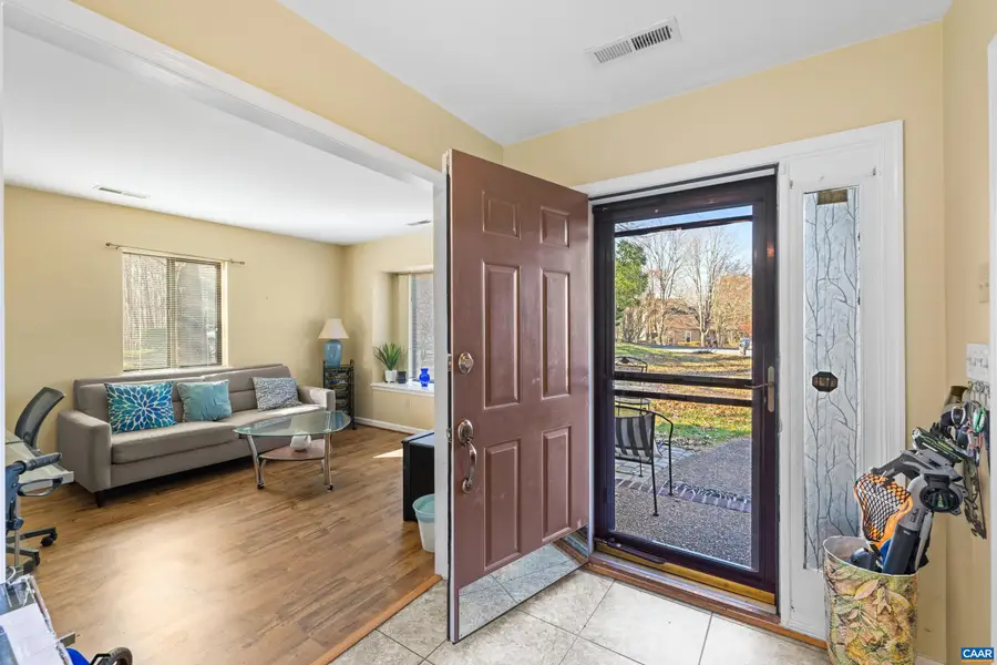 465 Hidden Ridge Rd, Charlottesville, VA 22902 - Image #3