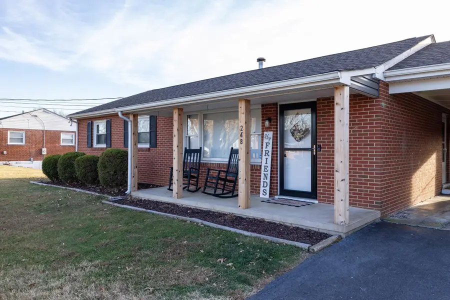 248 Skyview Cir, Verona, VA 24482 - Image #2