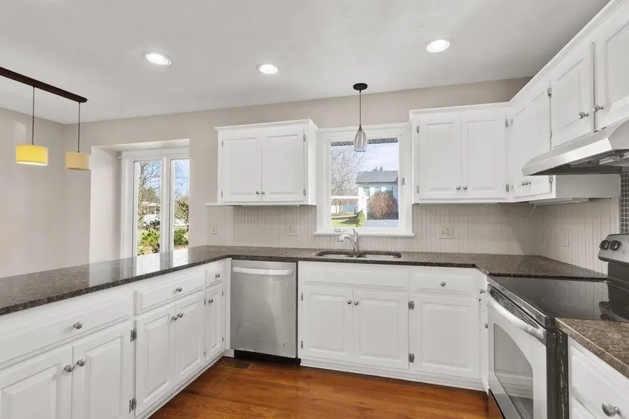 655 Greenwood St, Belmont Estates, VA 22801 - Image #3