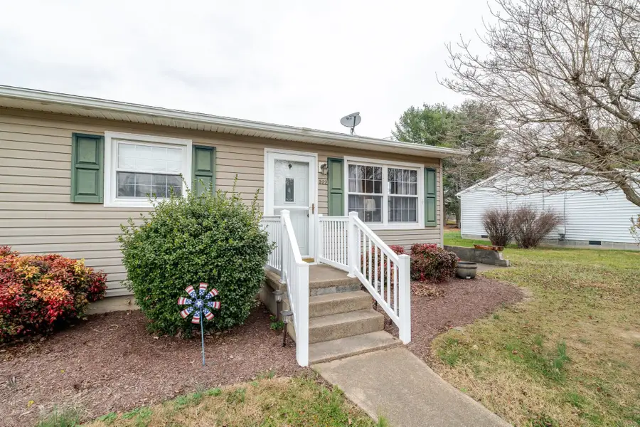 322 Summit Ave W, Elkton, VA 22827 - Image #2