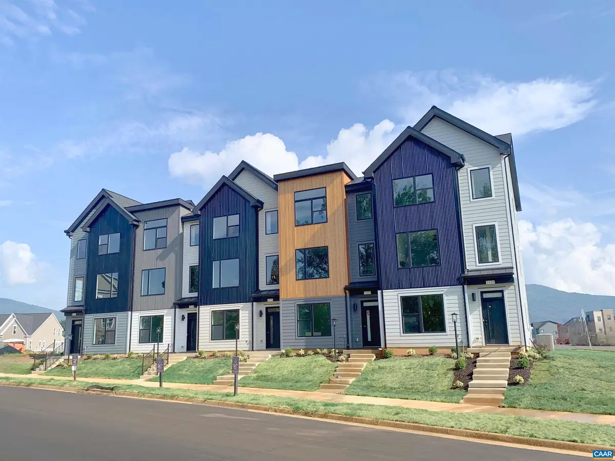 33 Golf Dr, Crozet, VA 22932 - Image #1