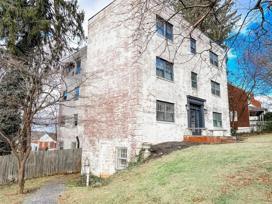 625 Alleghany Ave, Staunton, VA 24401 - Image #2