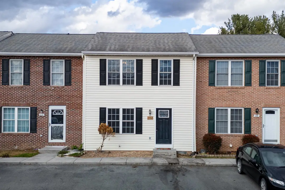 102 Kadies Ln, Edinburg, VA 22824 - Image #1