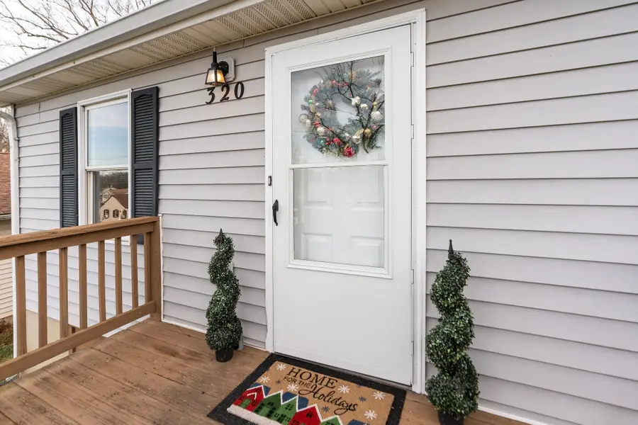 320 Winchester Ave S, Waynesboro, VA 22980 - Image #2